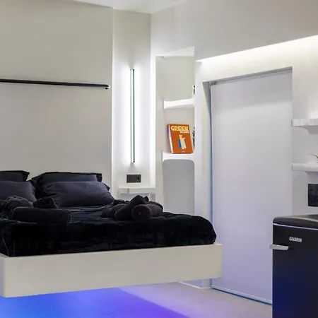 Athenian Noir Blanc Penthouse - Breathtaking View - Center Athens